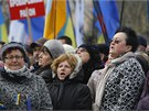 V ulicích Kyjeva demonstruje sto tisíc Ukrajinc. Nelíbí se jim, e se...
