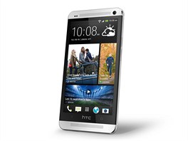 HTC One (tetí pozice) míí proti vln smartphon s ptipalcovými Full HD...
