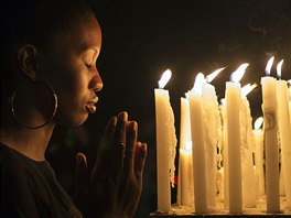 V kostelech, synagogách i meitách v nedli Jihoafriané vzpomínají na svého...