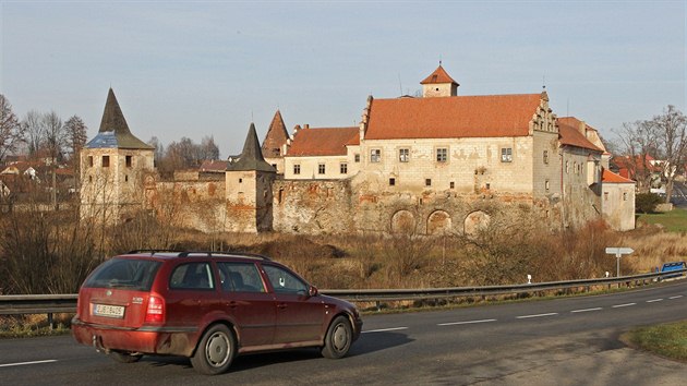 Zchátralý zámek v Červené Řečici na Pelhřimovsku.