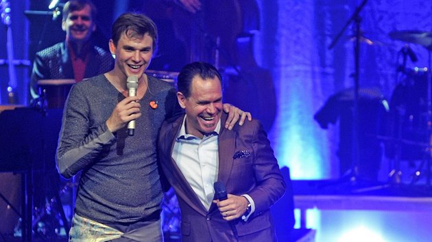 Kurt Elling a Vojtch Dyk zahjili spolen turn 3. prosince 2013 v brnnskm Mahenov divadle.