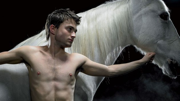 Daniel Radcliffe pi zkouce divadeln hry Equus (2007)