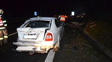 Škoda Octavia, do níž narazilo nákladní auto při nehodě na dálnici D5...