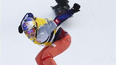 HOLKA KNÍRATÁ. eská snowboardcrosaka Eva Samková se takhle usmívala v cíli závodu Svtového poháru v rakouském Montafonu.