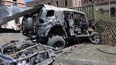 Následky útoku u jemenského ministerstva obrany.