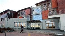 Gymnázium Lesní �tvr� ve Zlín� sídlí v moderních prostorách.