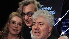 Catherine Deneuve, Wim Wenders a Pedro Almodóvar na Evropských filmových cenách