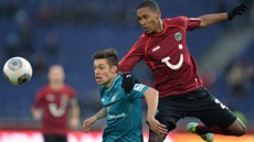 (NE)PESNÉ HLAVIKY. Václav Kadlec z Frankfurtu (vlevo) je sice níe ne jeho...