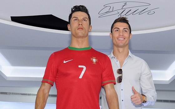 DVOJNÍK. Portugalský fotbalista Cristiano Ronaldo otevel ve Funchalu na