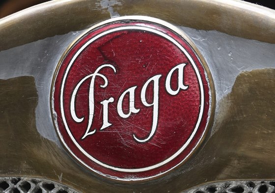 Znak pragovky z roku 1913, na chladii Praga Alfa.