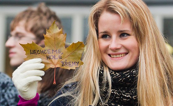 Hlavn studenti pili v Hradci Králové demonstrovat ped magistrát proti...