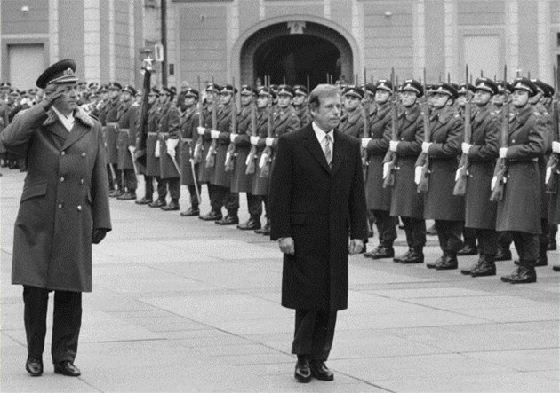 Prezident Václav Havel v krátkých kalhotách