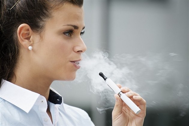 Studie: e-cigarety nejsou řešení, zvyšují riziko srdečních chorob - iDNES.cz