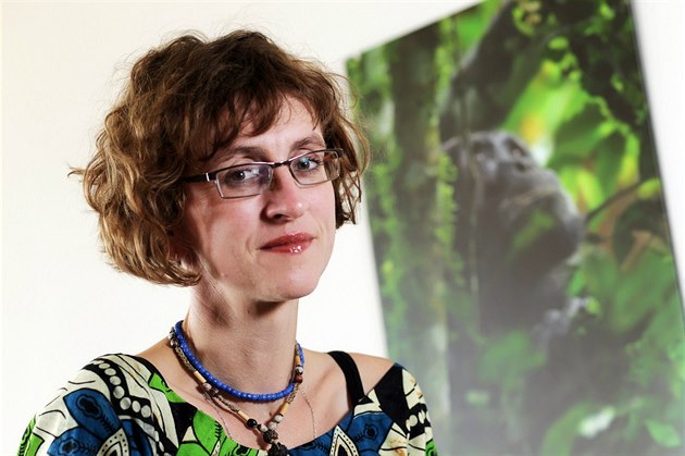 Klára Petr�elková je �eskou odbornicí na primáty.