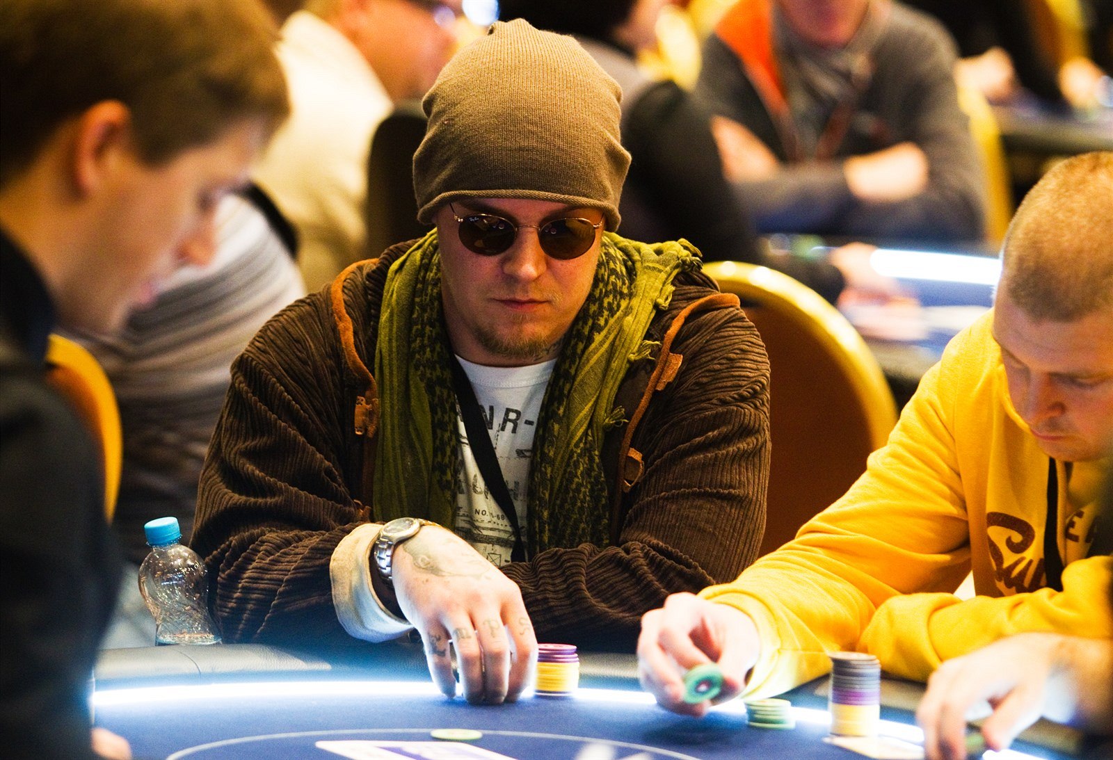 EUROPEAN POKER TOUR. Na pokerovém turnaji v Praze se hraje o skoro 25 milion�...