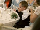 Knedlí�ková polévka svateb�an�m chutnala.