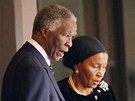 Bývalý prezident JAR Thabo Mbeki s manelkou Zanele na vzpomínkové akci na