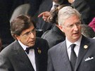 Belgický premiér Elio Di Rupo (vlevo) a belgický král Philippe na vzpomínkové