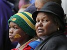 Jihoafriané sledují vzpomínkovou akci na poest zemelého Nelsona Mandely na