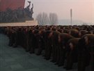 Severokorejci uctívají památku Kim ong-ila pi druhém výroí jeho smrti.