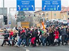 Hlavn studenti pili v Hradci Králové demonstrovat ped magistrát proti...