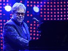 Elton John vystoupil 18. prosince 2013 v praské O2 aren.