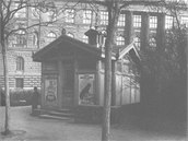 Záchod v Čelakovského sadech (1907) Záchod v Čelakovského sadech (1907)