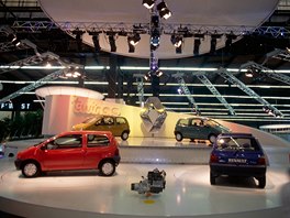 Renault Twingo se pedstavuje na autosalonu v Pa v z 1992