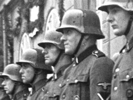 Masarykovo nábřeží při slavnostním přejmenování na Reinhard-Heydrich-Uffer