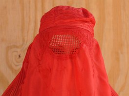 Lenka Klicperov v burce v afghnskm Logaru