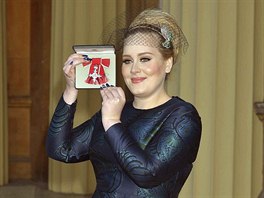 Zpěvačka Adele dostala ve svých pětadvaceti letech Řád britského impéria (19....