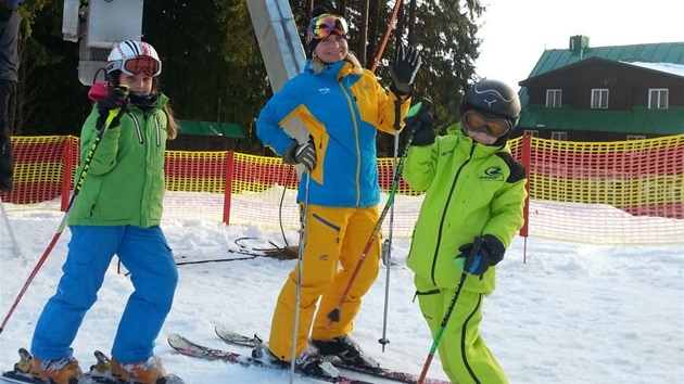 Na �pi�áku je plno sn�hu.