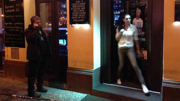 Policie obehnala Coco caf disco bar v prask Kaprov ulici pskou.