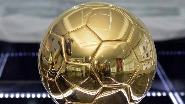 ZLAT M. V muzeu nechyb ani Ronaldova nejcennj individuln trofej, Zlat m z roku 2008.