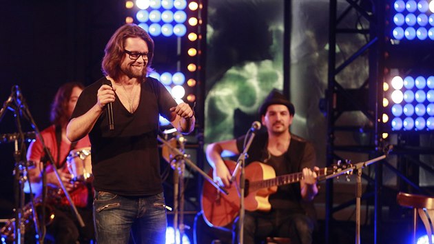 Richard Krajo a kapela Krytof na koncert v Praze, na nm vyvrcholila sbrka pro dti nemocn rakovinou (14. prosince 2013)