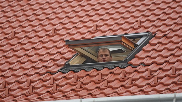 František Svoboda si nechal na domě v Třešti opravit střechu, kterou zatékalo. Teď ho kvůli tomu popotahují památkáři.