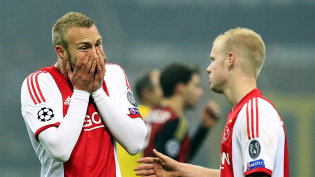Fotbalist Ajaxu Amsterdam jsou zlaman z toho, e v Lize mistr nepostoupili do jarn fze.