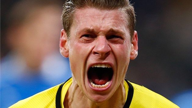 IST EUFORIE. Lukasz Piszczek z Dortmundu je naden z glu proti Hoffenheimu.