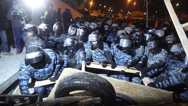 Non protesty v Kyjev (11. prosince 2013)