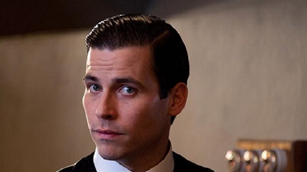 Rob James-Collier v serilu Panstv Downton