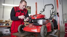 Seízení motoru jednou za as neukodí ani jednoduché zahradní sekace.