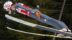 VÍT�ZNÝ SKOK. Závod Sv�tového poháru v Titisee-Neustadtu ovládl polský skokan