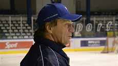 ZPÁTKY DOMA. Jan Neliba na pátečním tréninku na zimním stadionu v Kladně.