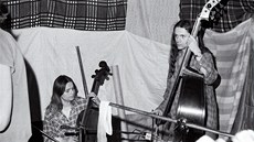 DG 307 při nahrávání programu Dar stínum, byt u Jonáků 1979