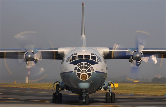 V Rusku se zítilo letadlo Antonov An-12, zemelo devt len posádky....