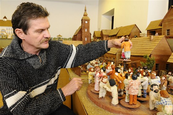 Osm let buduje Miroslav Muík pohyblivý betlém, který je souástí expozice