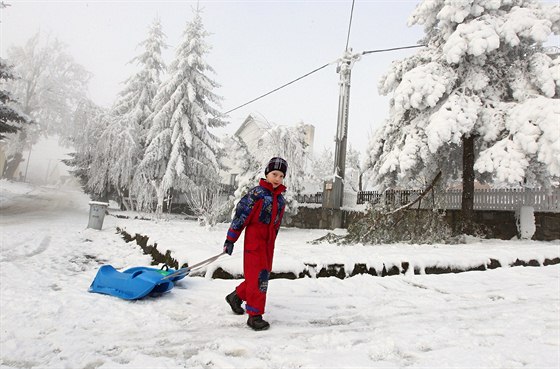 V Olší nad Oslavou napadlo do neděle asi patnáct centimetrů sněhu, zatímco...