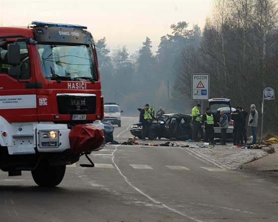 Tragická nehoda ve Vejprnické ulici v Plzni uzavřela silnici mezi Plzní a...