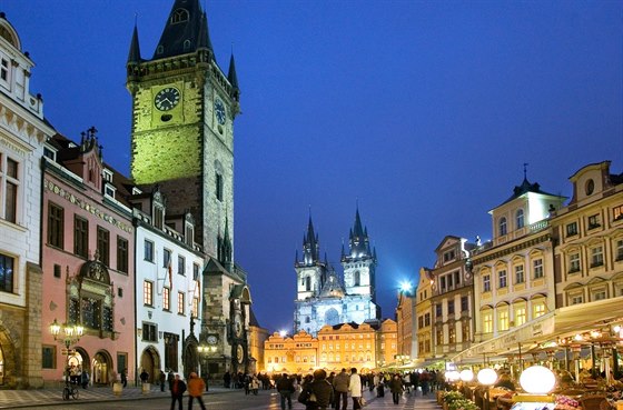 Staromstská radnice a Týnský chrám na Staromstském námstí v centru Prahy