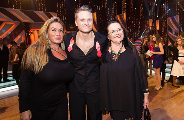 Miluji tebe i Tiffany, táta by byl na tebe pyšný, vzkázala Brzobohatému máma